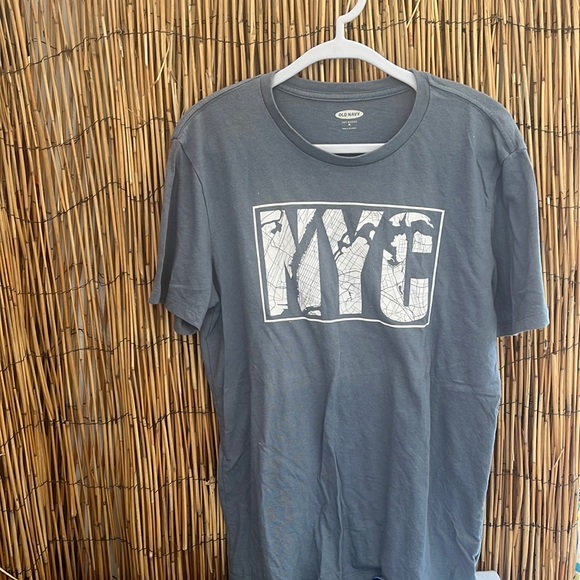 Old Navy Graphic T-Shirt - Picture 1 of 3